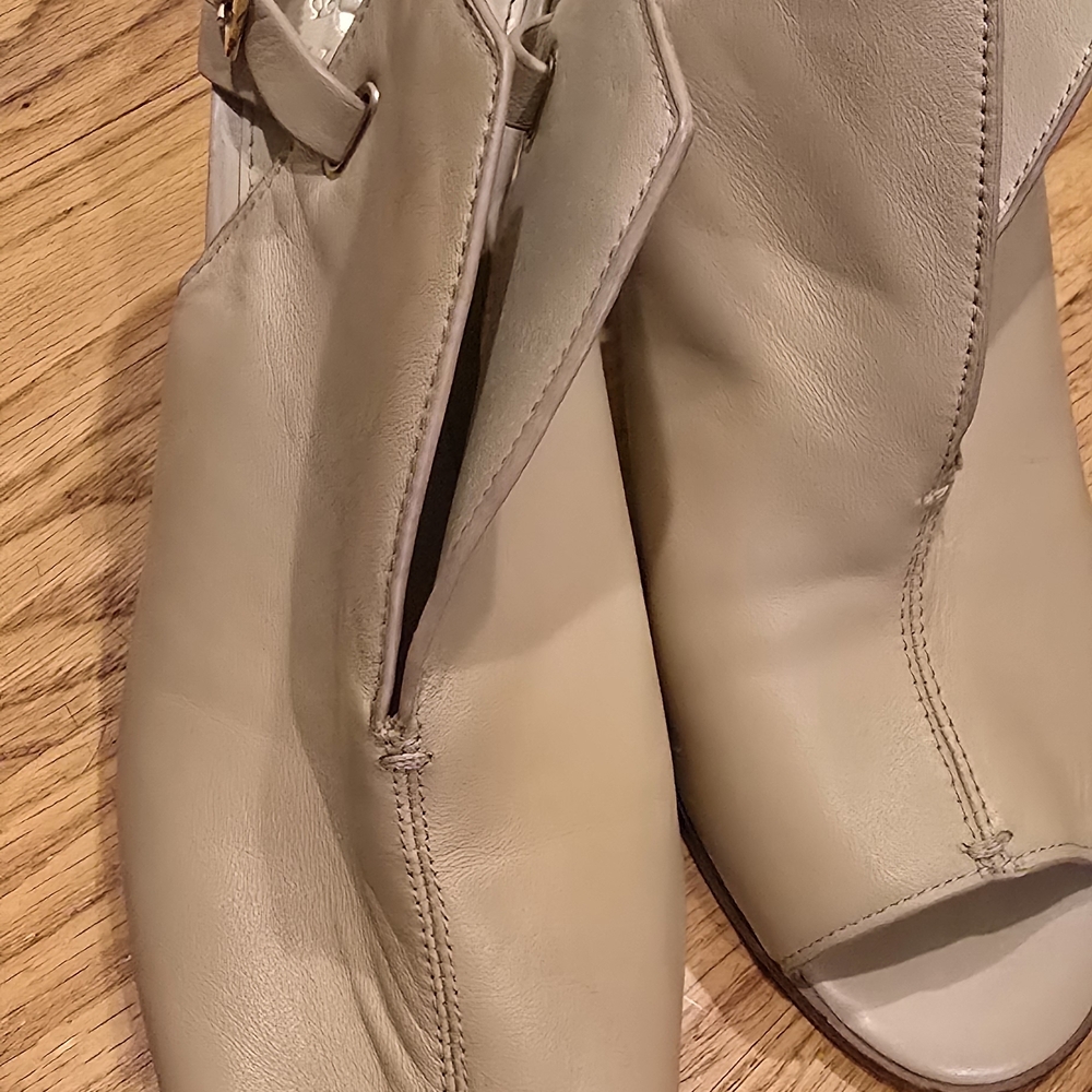 Vince Camuto Tan Peep-Toe Heels